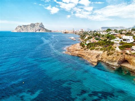 Luchtfoto van de kustlijn van de Costa Blanca met stranden en zee