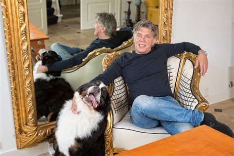 Grafiek die de klanttevredenheidsscores van Peter Langhout Reizen weergeeft, met zowel positieve als negatieve uitschieters