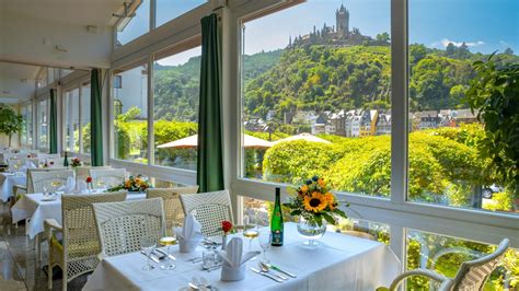 Panoramisch uitzicht op de wijngaarden rondom Reims met een charmante B&B