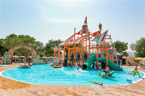 Kindvriendelijk zwembad met waterspeeltuin in Invisa Figueral Resort