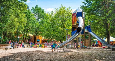 Speeltuin op het park