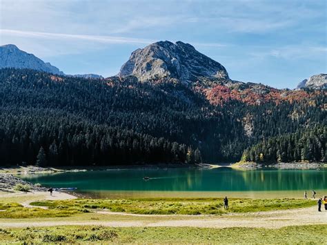 het Durmitor Nationaal Park met ruige bergtoppen en kristalheldere meren
