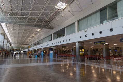 Luchthaven Tenerife Sur met diverse voorzieningen voor reizigers