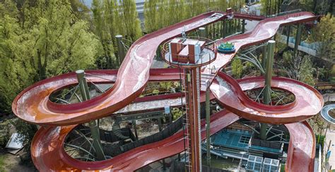 Spectaculaire wildwaterbaan met dynamische waterstromen