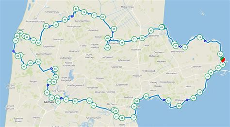 Fietsroute door het Westfriese landschap met typische stolpboerderijen