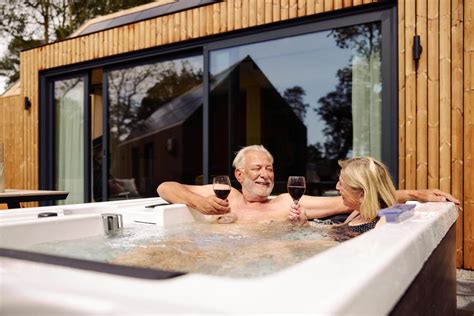 Wellnessruimte met sauna en bubbelbad in een Spaans appartementencomplex