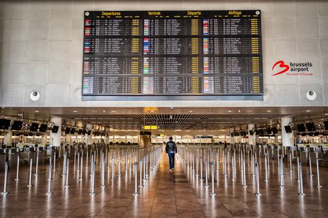 Overzichtskaart van Madrid-Barajas Airport met aankomst- en vertrekhal