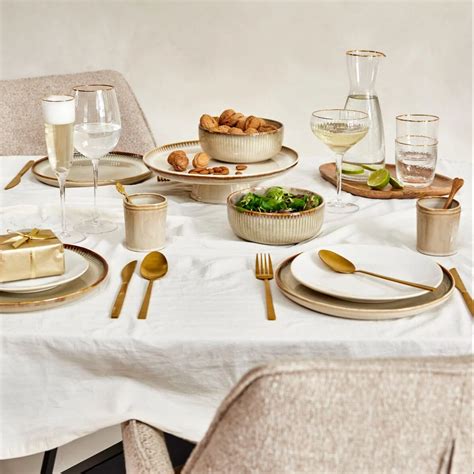 Een prachtig gedekte tafel in een van de specialiteitenrestaurants aan boord van een MSC cruiseschip.