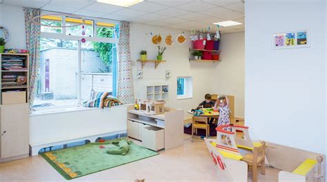 een gezellige groepsaccommodatie met speelruimte voor kinderen