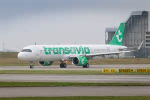 Illustratie van de nieuwe Airbus A321neo van Transavia in de vernieuwde huisstijl
