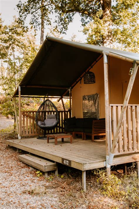 Glamping tent op Buitenplaats Beekhuizen met een hot tub