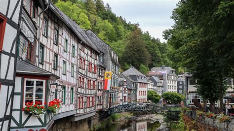 Vakwerkhuizen in Monschau, een pittoresk stadje in de Eifel