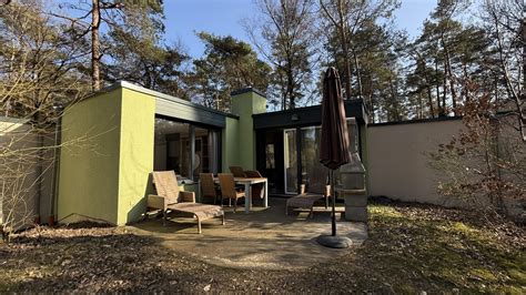 Wellnessruimte in Center Parcs Bispinger Heide met floating room en sauna's.