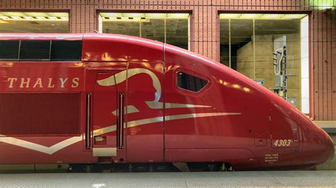 Illustratie van de Thalys trein met passagiers die de dader overmeesteren