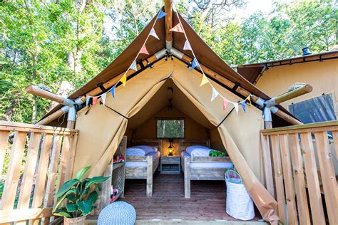 Illustratie van een luxe bungalowtent op Duinrell