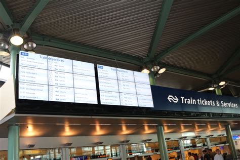 Informatiebord op Schiphol