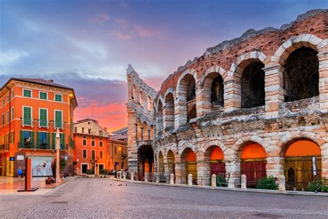 Foto van de Arena di Verona bij zonsondergang