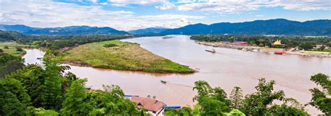 Uitzicht op de Mekong-rivier bij de Gouden Driehoek