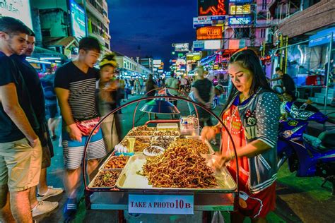 Streetfood op Yaowarat Road in Bangkok