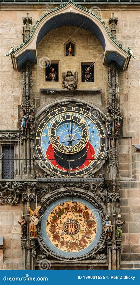 Illustratie van de Astronomische Klok op het Oude Stadsplein in Praag met de bewegende figuren