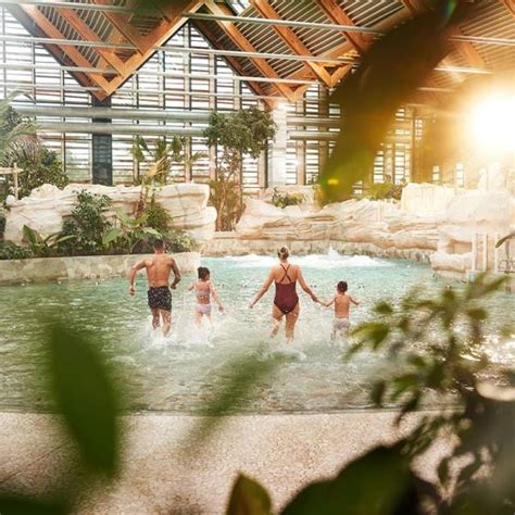 Illustratie van babyvoorzieningen in een Center Parcs restaurant en Aqua Mundo