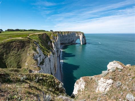 Verschillende kustlandschappen van Frankrijk, van kliffen tot brede zandstranden