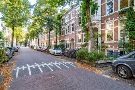 foto van een rustige straat in de wijk Wedding, Berlijn