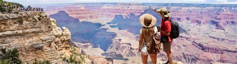 Artistieke impressie van een wereldwonder zoals de Grand Canyon