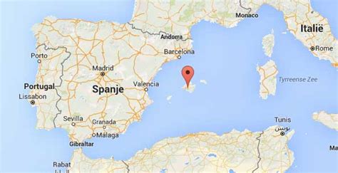 Kaart van Mallorca met de ligging van Palma de Mallorca Airport en belangrijke bestemmingen.