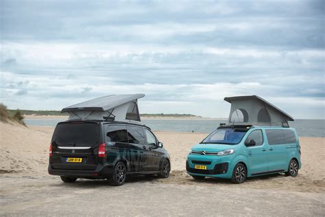 Schematische weergave van een compacte campervan, ideaal voor koppels