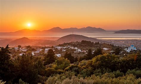 Zonsondergang vanuit het bergdorp Zia op Kos