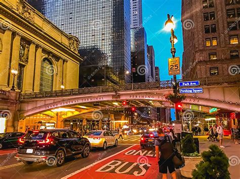 Foto van de buitenkant van de terminal van Porto Airport