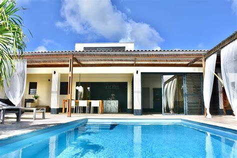 Luxe villa met privézwembad en tropische tuin op Aruba