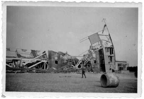 Hangar A na de demolitie, dat wil zeggen: het vernietigen of saboteren van belangrijke (toekomstige) vijandelijke doelen door ze op te blazen.