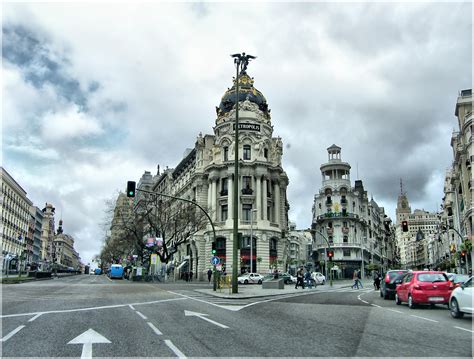 De indrukwekkende architectuur van de Gran Vía in Madrid