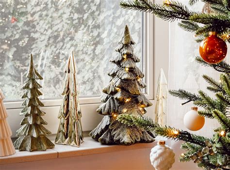 Mooie kerstdecoraties in een hotel lobby in Boedapest