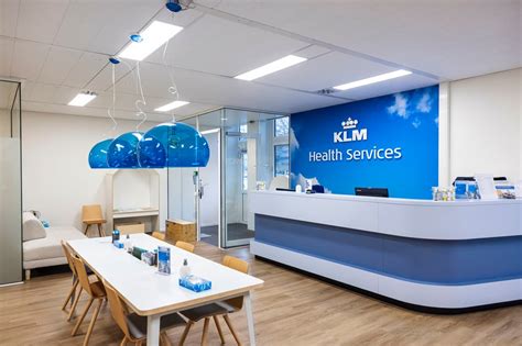 Infographic die de verschillende diensten van KLM Health Services en Airport Medical Services toont.