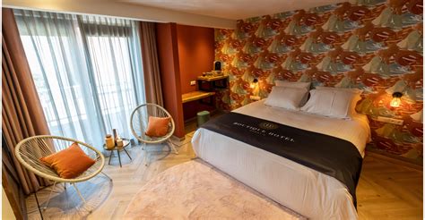Een sfeervol ingerichte hotelkamer in Boutique Hotel Dokkum.
