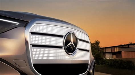 Detail van de LED-koplampen en grille van de Mercedes-Benz V-Klasse
