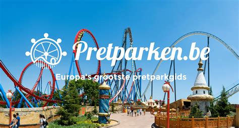 Illustratie van een pretpark met verschillende attracties, waaronder een kinderachtbaan.