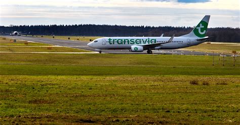 Vliegtuig van Transavia op Eindhoven Airport