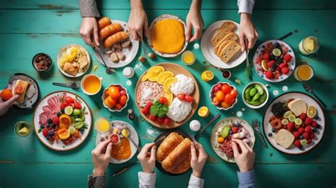 Kleurrijke Maleisische gerechten op een tafel