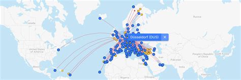 Collage van populaire bestemmingen vanaf Düsseldorf Airport, zoals Fuerteventura, Bari en Mykonos, met bijbehorende sfeerbeelden.