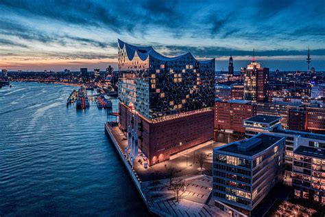 De moderne architectuur van de Elbphilharmonie, een iconisch gebouw in Hamburg