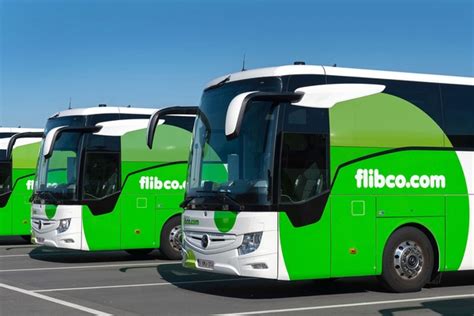 Illustratie van de flibco.com shuttlebus op de luchthaven van Lille.