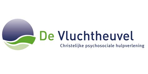 Een luchtfoto van het terrein van De Vluchtheuvel in betere tijden, met de verschillende attracties en het zwembad duidelijk zichtbaar.