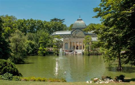 Het Kristalpaleis in Parque del Retiro, Madrid.