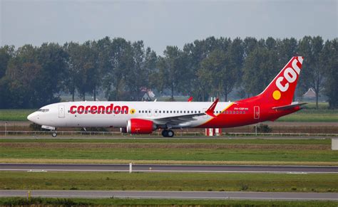 Infographic die de samenwerking tussen Corendon Dutch Airlines en E-Flight Academy visualiseert, met nadruk op de duurzame aspecten en praktijkervaring.