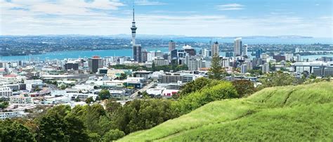 Uitzicht vanaf de Sky Tower over Auckland
