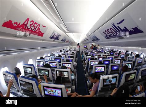 Interieur Economy Class in een Airbus A350 van China Airlines